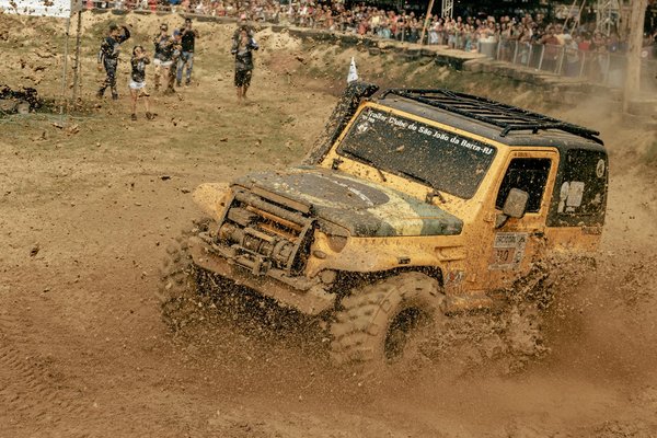 Comment la technologie de recharge rapide impacte-t-elle l'adoption des voitures électriques ?